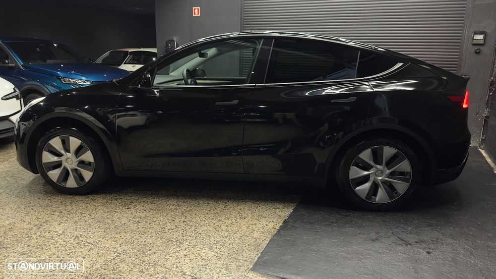 Tesla Model Y RWD - 10