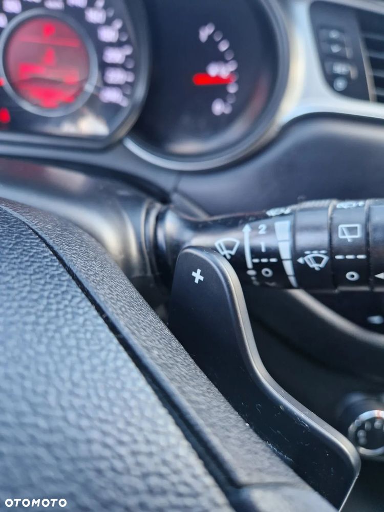 Kia Ceed 1.6 GDI M DCT - 19