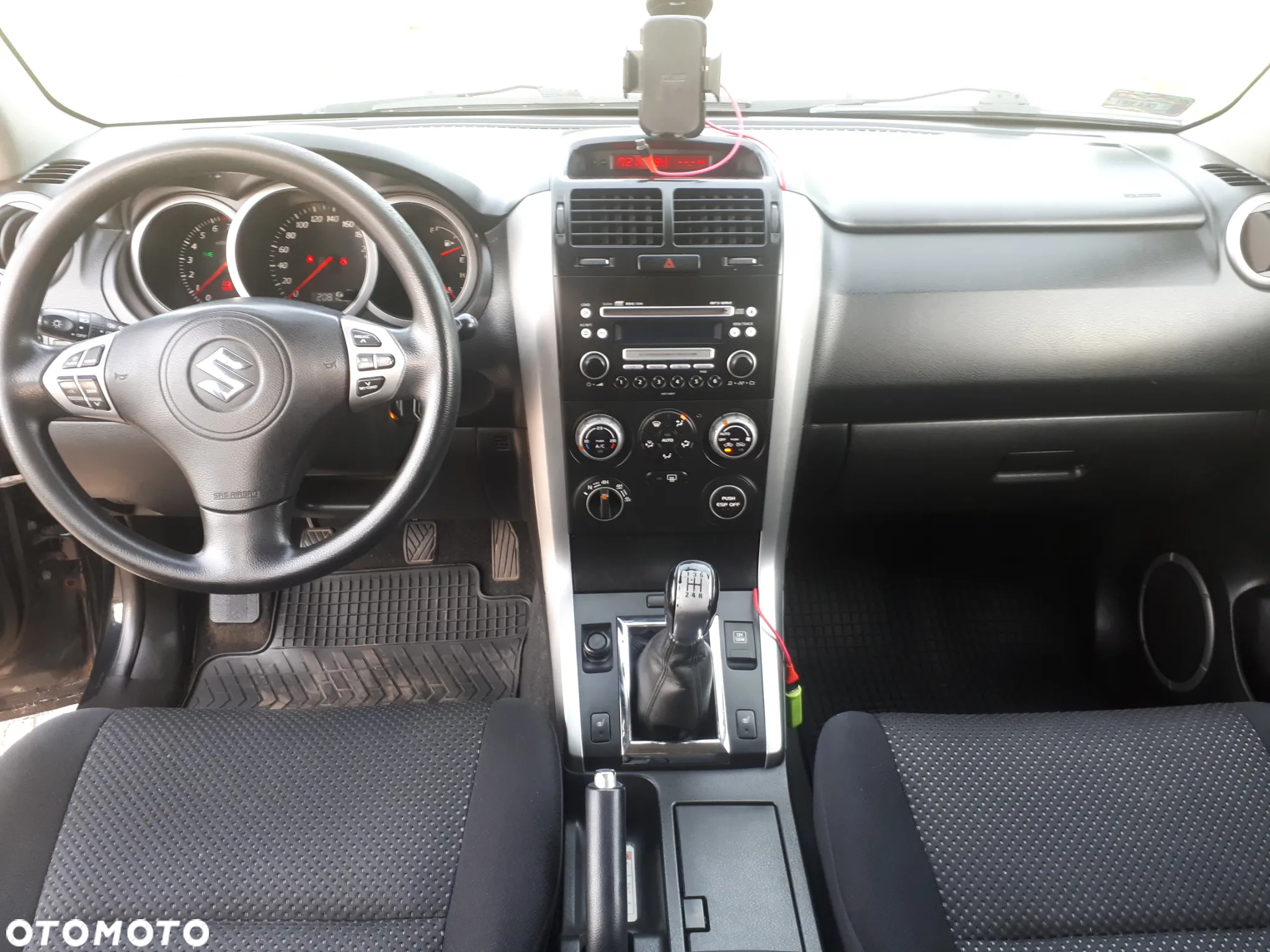 Suzuki Grand Vitara 2.0 Comfort + - 11