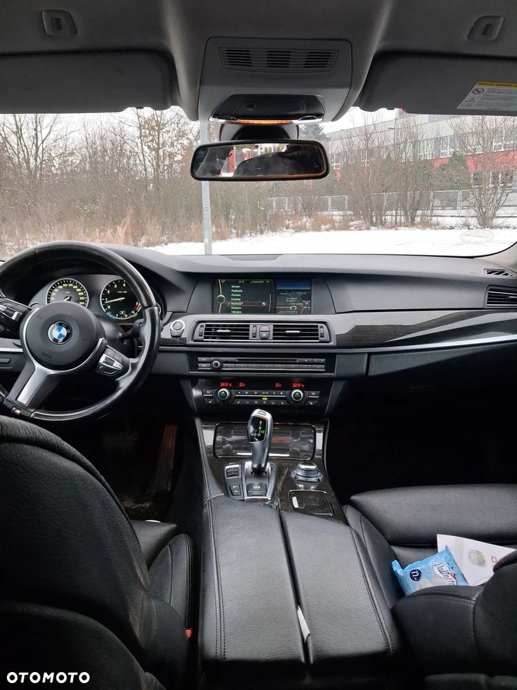 BMW Seria 5 535i xDrive Modern Line - 11