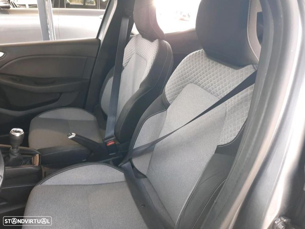Renault Clio 1.0 TCe Evolution Bi-Fuel - 5