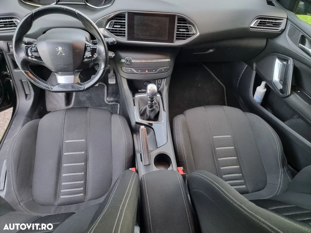 Peugeot 308 1.2 L PureTech Turbo Access - 14