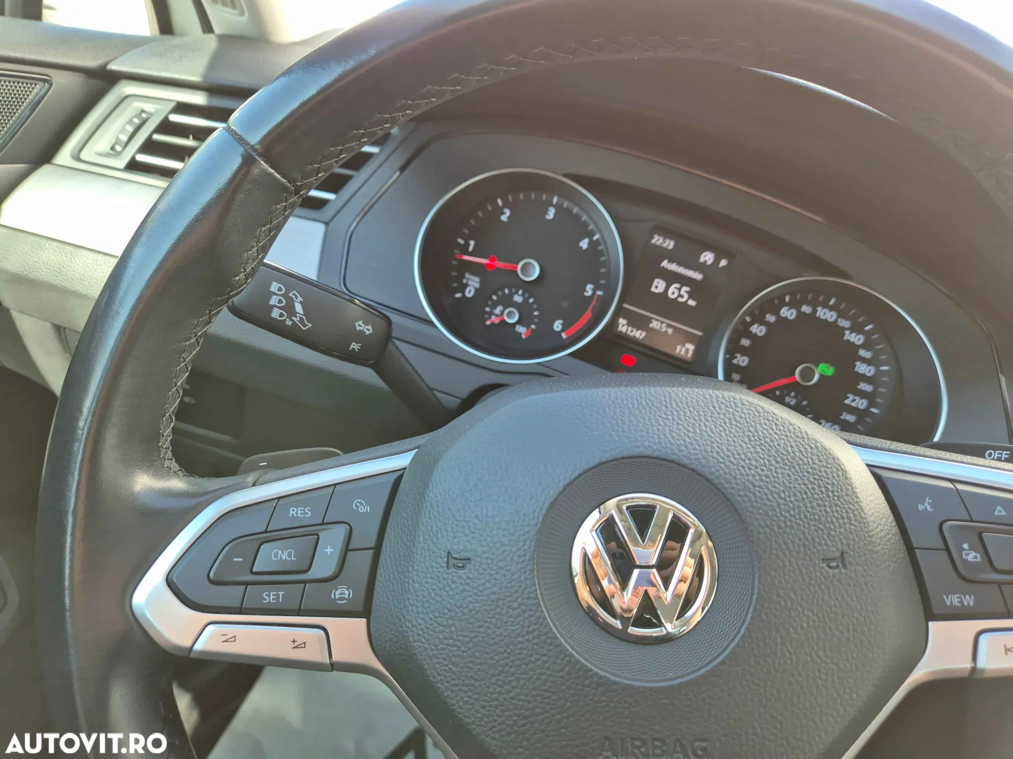 Volkswagen Passat - 15