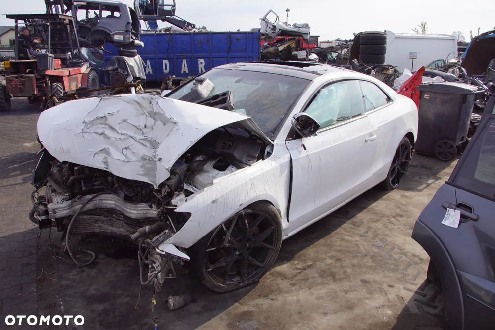 Auto na części - Audi A5 I 8T 3.0 TDI 239 KM CCWA LMK LY9C 2009R Silnik Skrzynia Drzwi Błotnik Klapa Zderzak Lampa Lusterko Klamka Szyba Deska Kokpit Sterownik Moduł Czujnik Licznik Wyświetlacz Panel Kierownica - 3