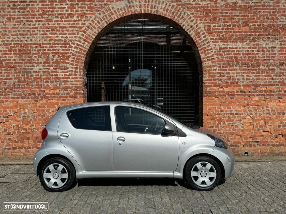 Toyota Aygo 1.0 + AC - 3