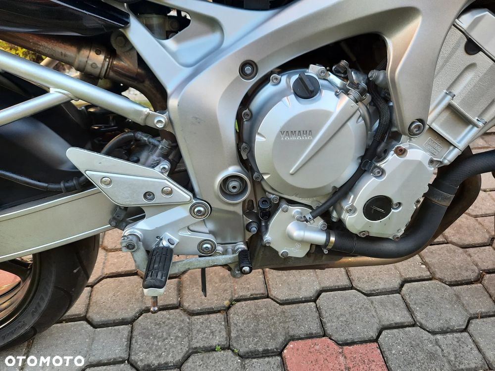 Yamaha FZ6 - 15
