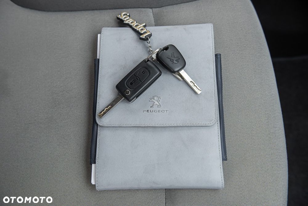 Peugeot Partner 98 VTi Active - 25