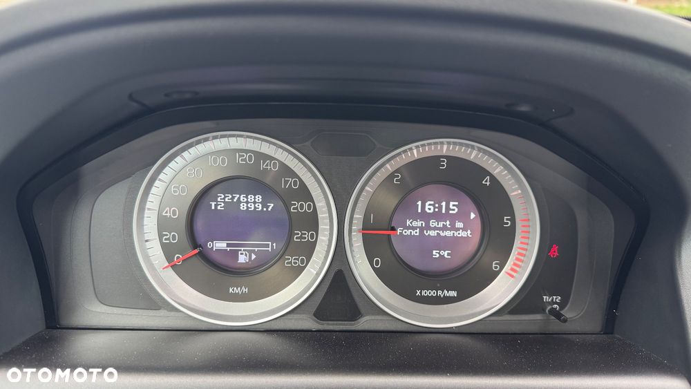 Volvo XC 60 2.4D AWD Momentum - 28