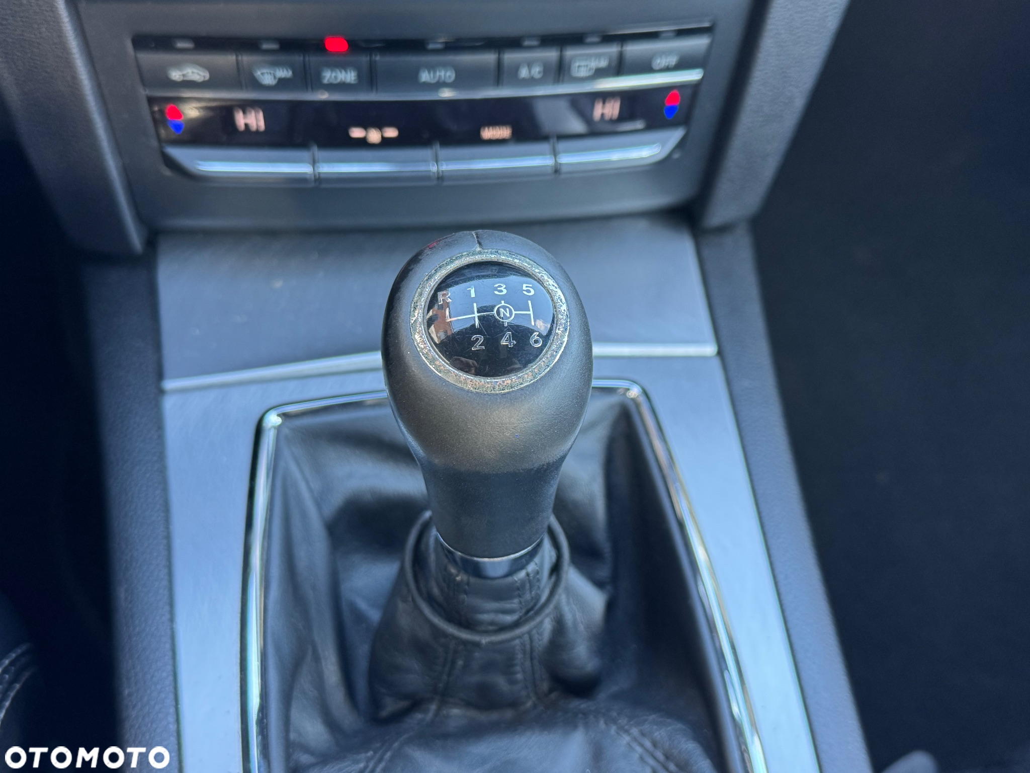 Mercedes-Benz Klasa E 200 CGI BlueEffICIENCY - 25