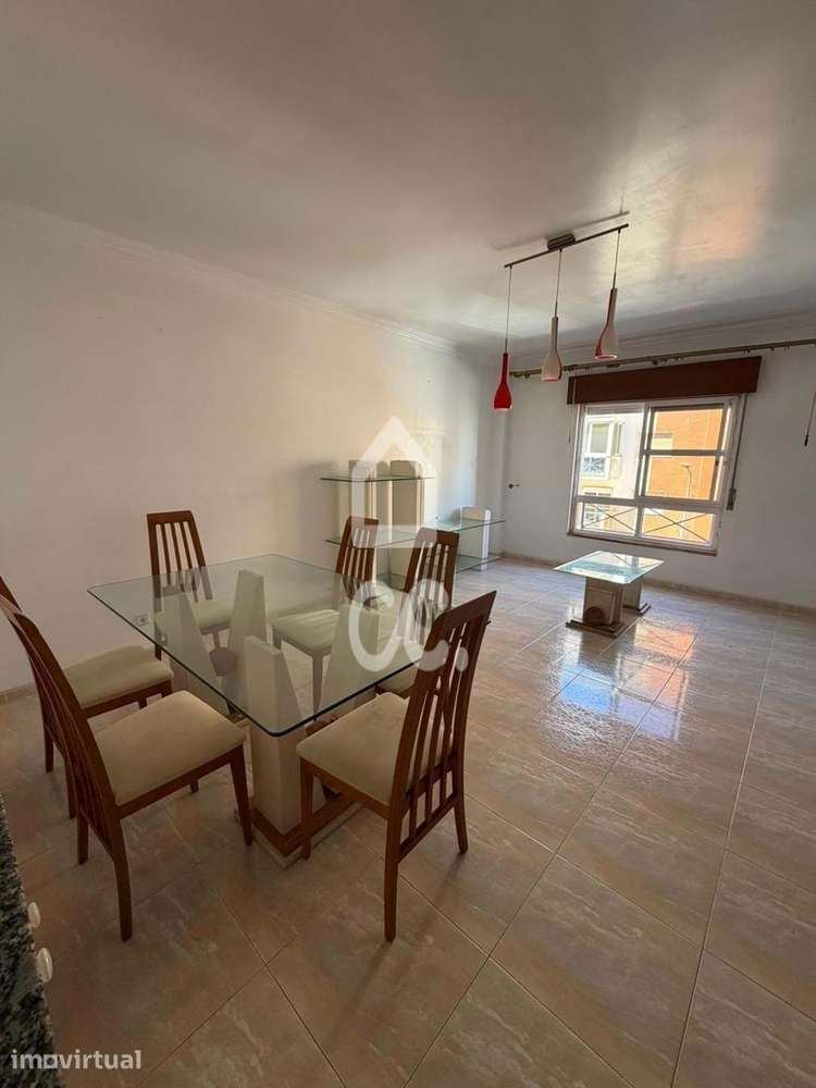 Apartamento T2 com Excelentes Áreas | Tapada das Mercês - Grande imagem: 4/22