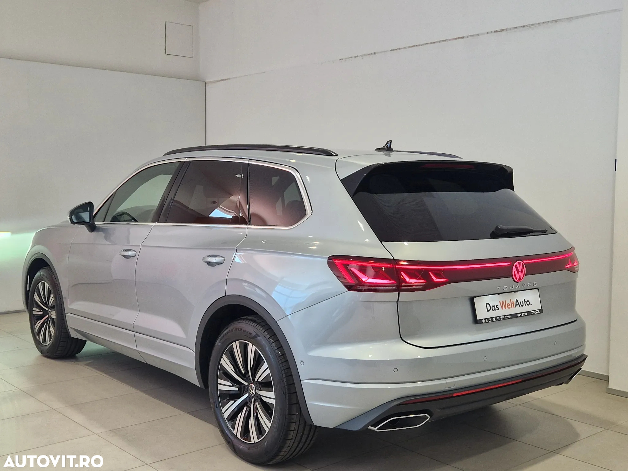 Volkswagen Touareg V6 TDI 4MOTION Elegance - 3
