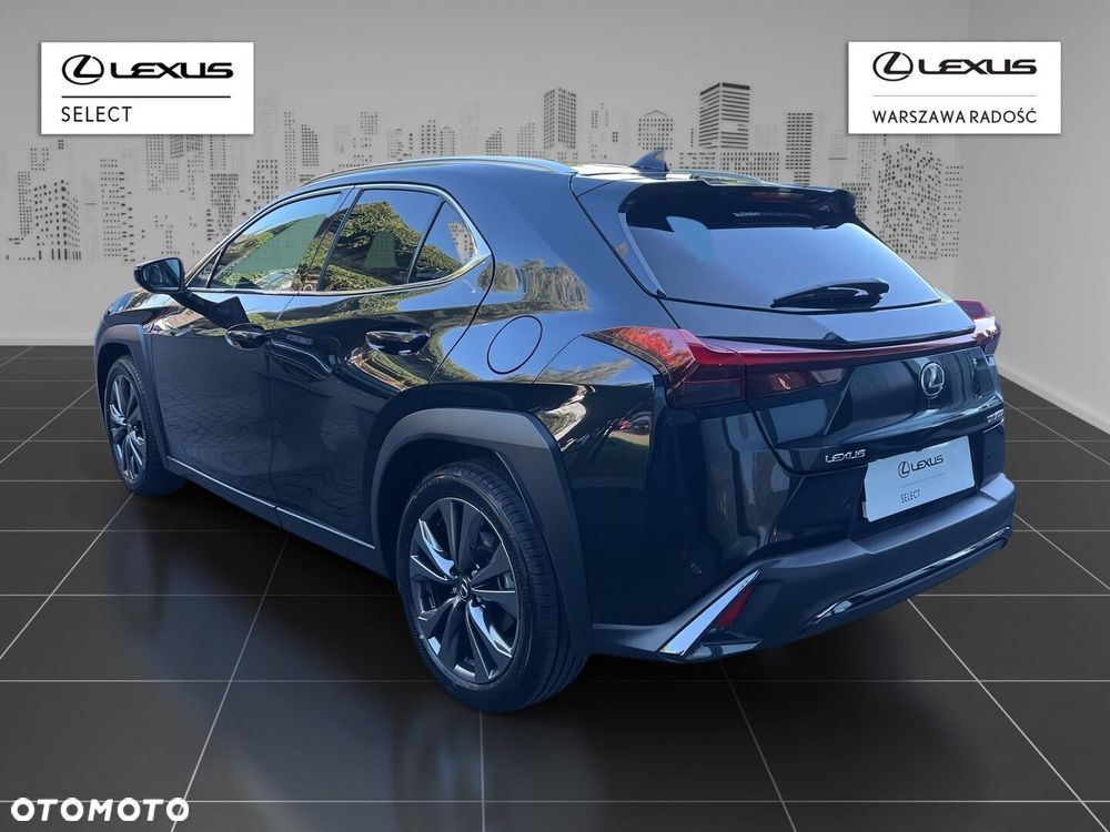 Lexus UX 300h F Sport Design - 4