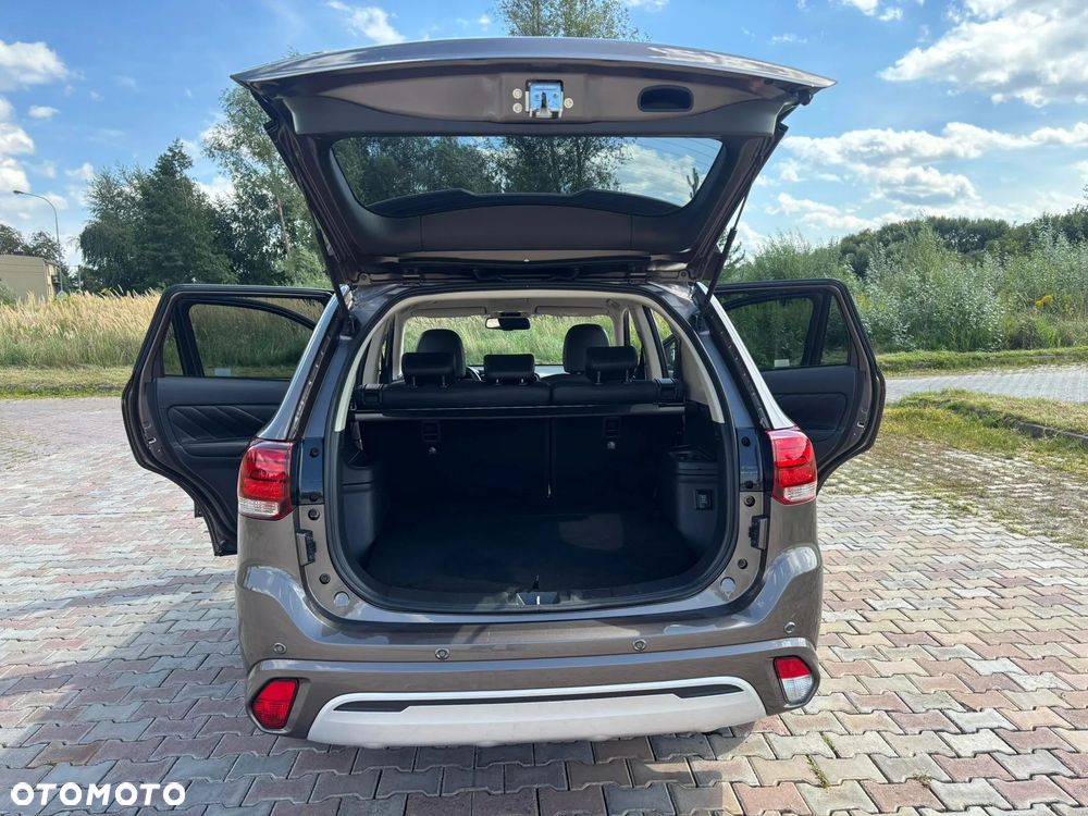 Mitsubishi Outlander Intense + - 9