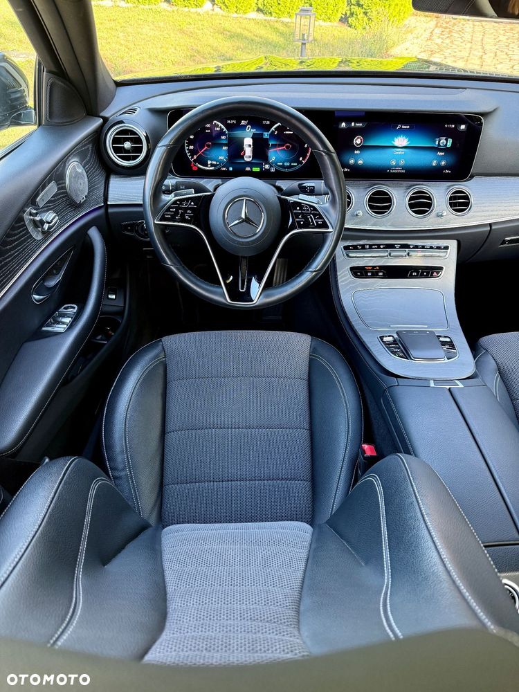 Mercedes-Benz Klasa E 300 d 4-Matic Avantgarde - 22