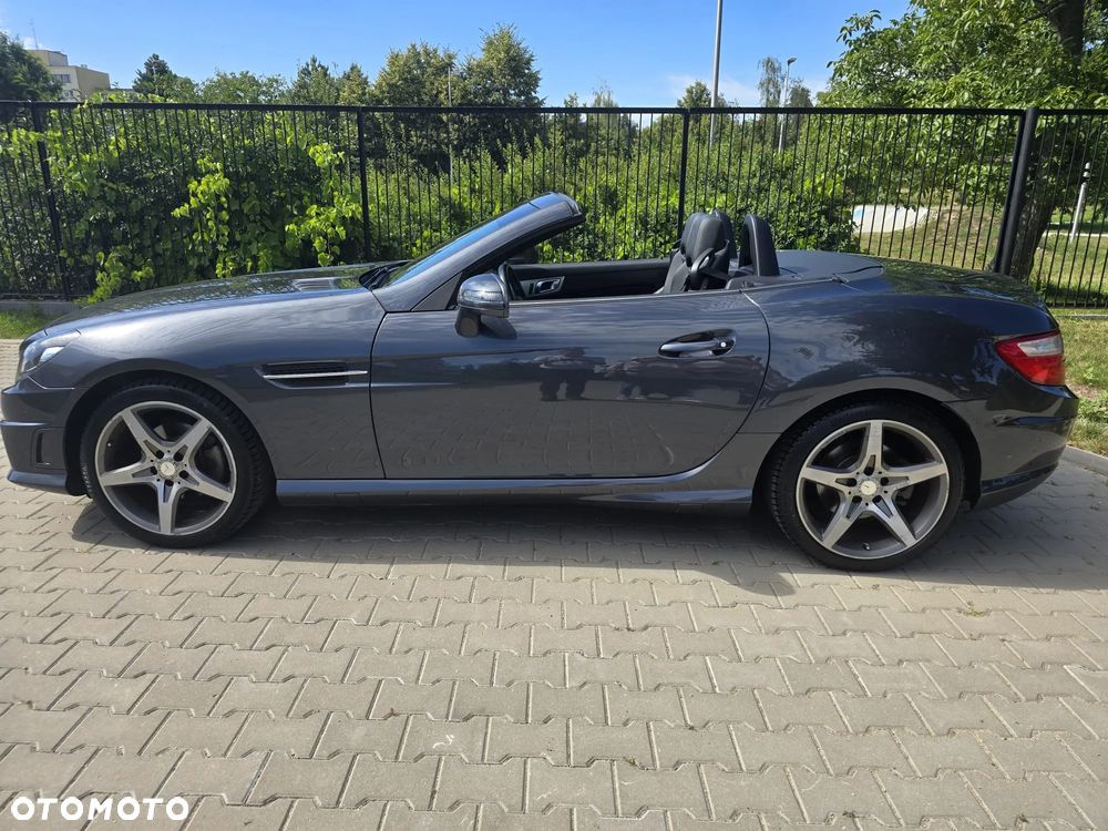 Mercedes-Benz SLK 200 BlueEFFICIENCY 7G-TRONIC Edition 1 - 2