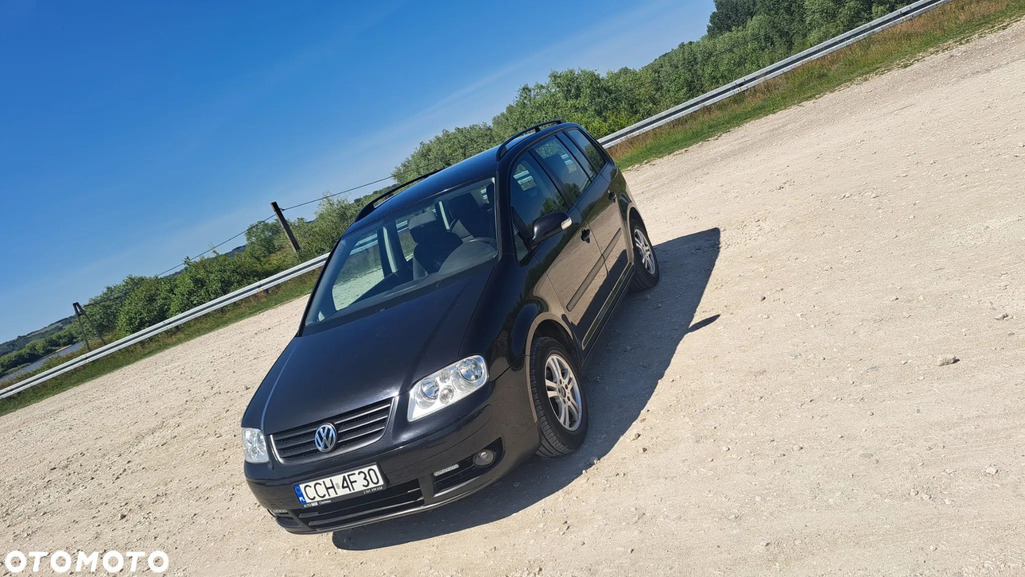 Volkswagen Touran - 1