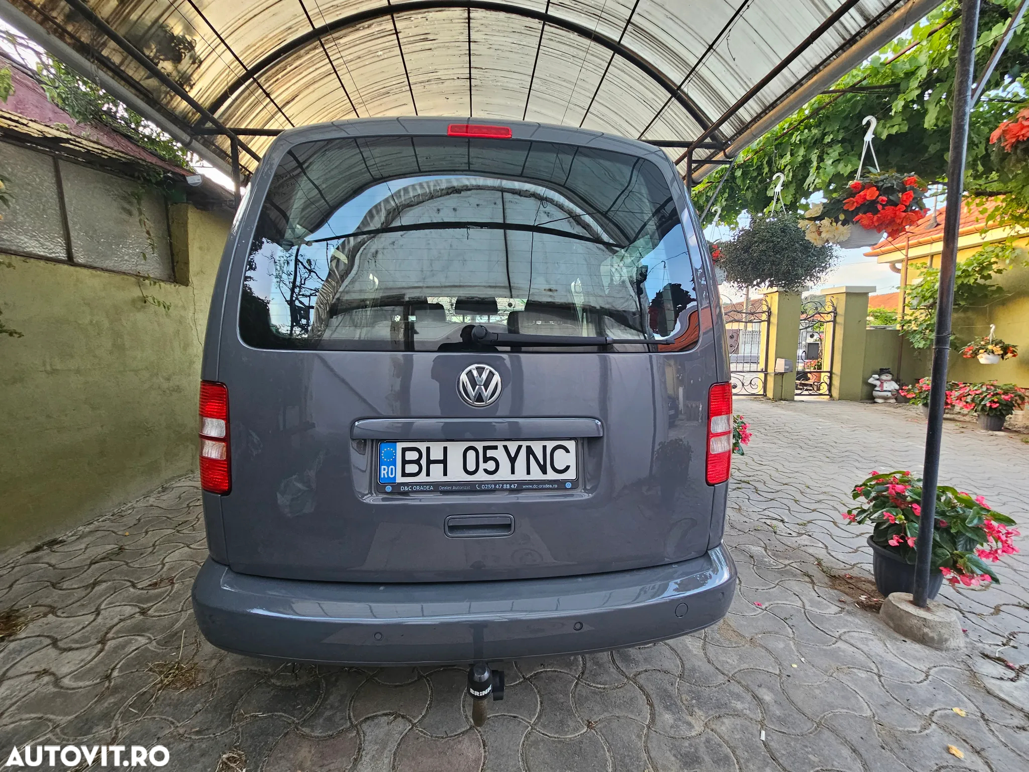 Volkswagen Caddy Maxi 2.0 TDI Comfortline - 2