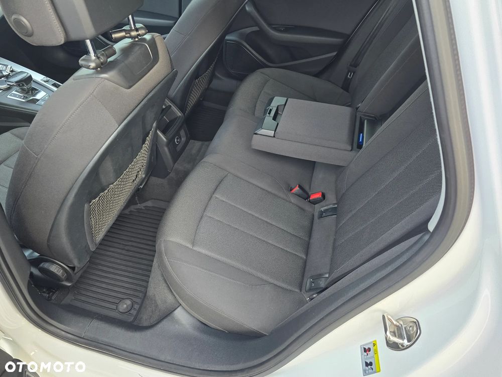 Audi A4 Avant 2.0 TDI DPF clean diesel quattro S tronic S line Sportpaket - 28