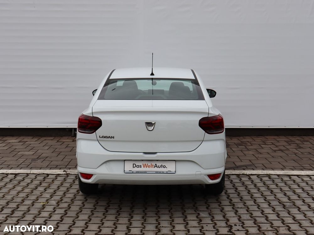Dacia Logan SCe 65 Essential - 4