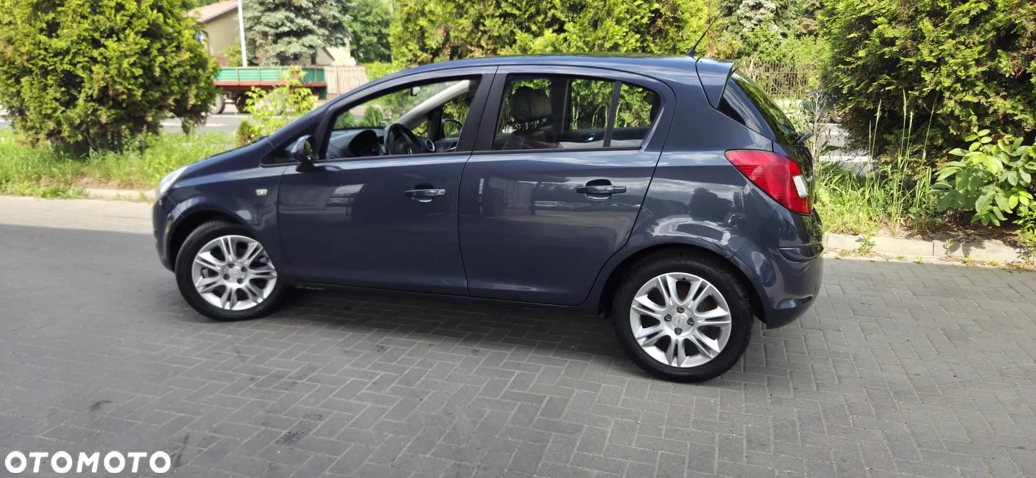 Opel Corsa 1.4 16V Cosmo - 8