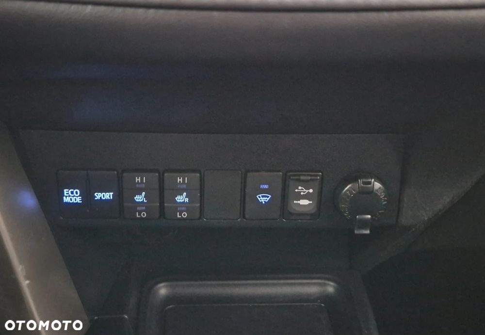 Toyota RAV4 - 11