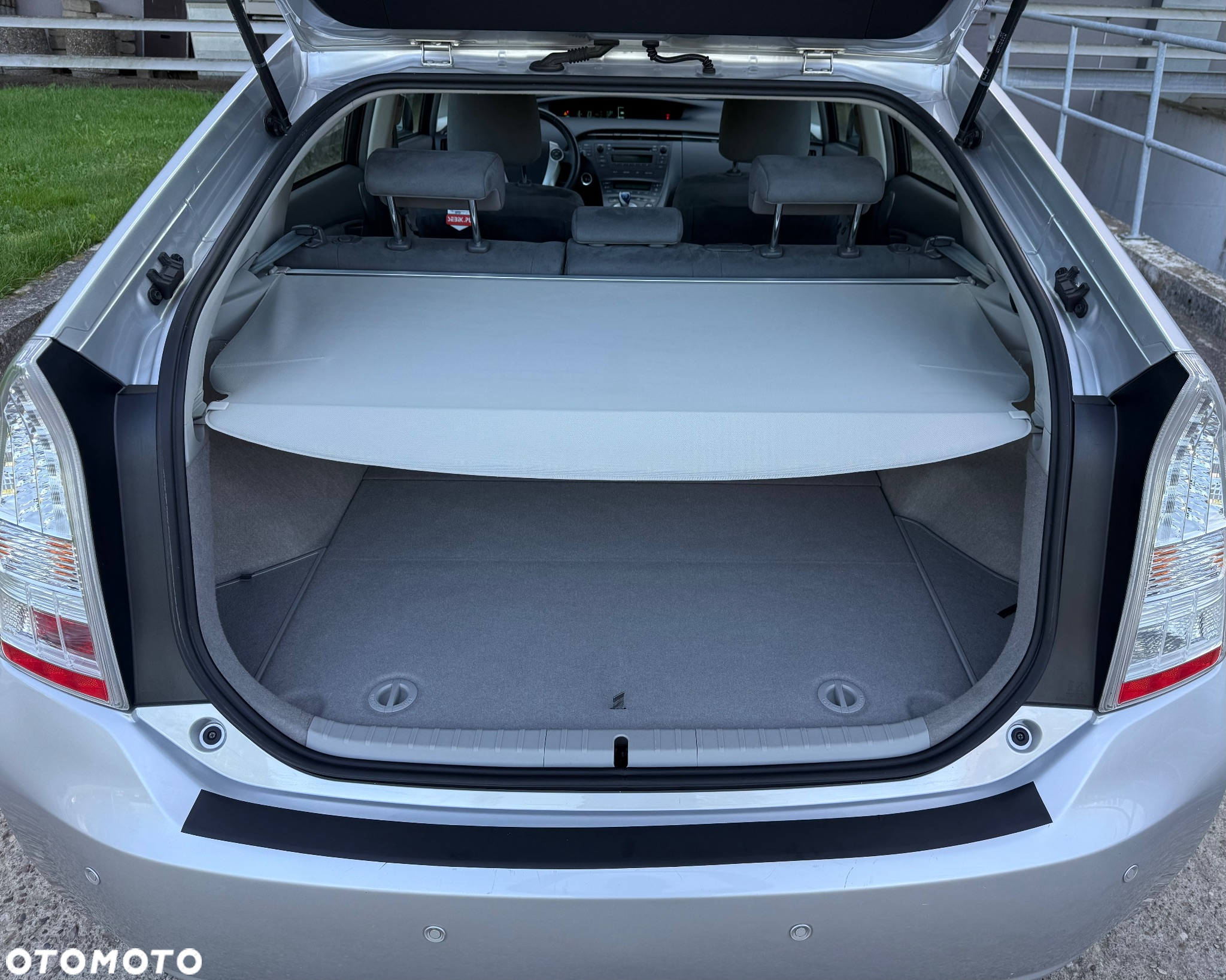 Toyota Prius - 33