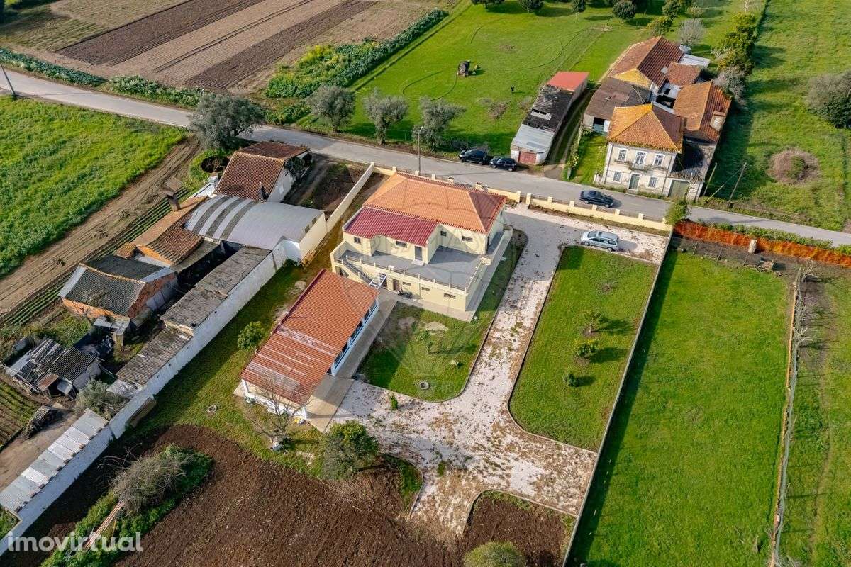 Moradia T4 para venda - Grande imagem: 2/16