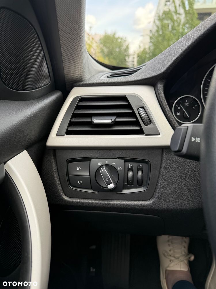 BMW Seria 3 318i - 21