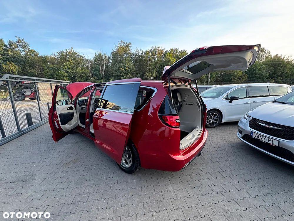 Chrysler Pacifica - 27