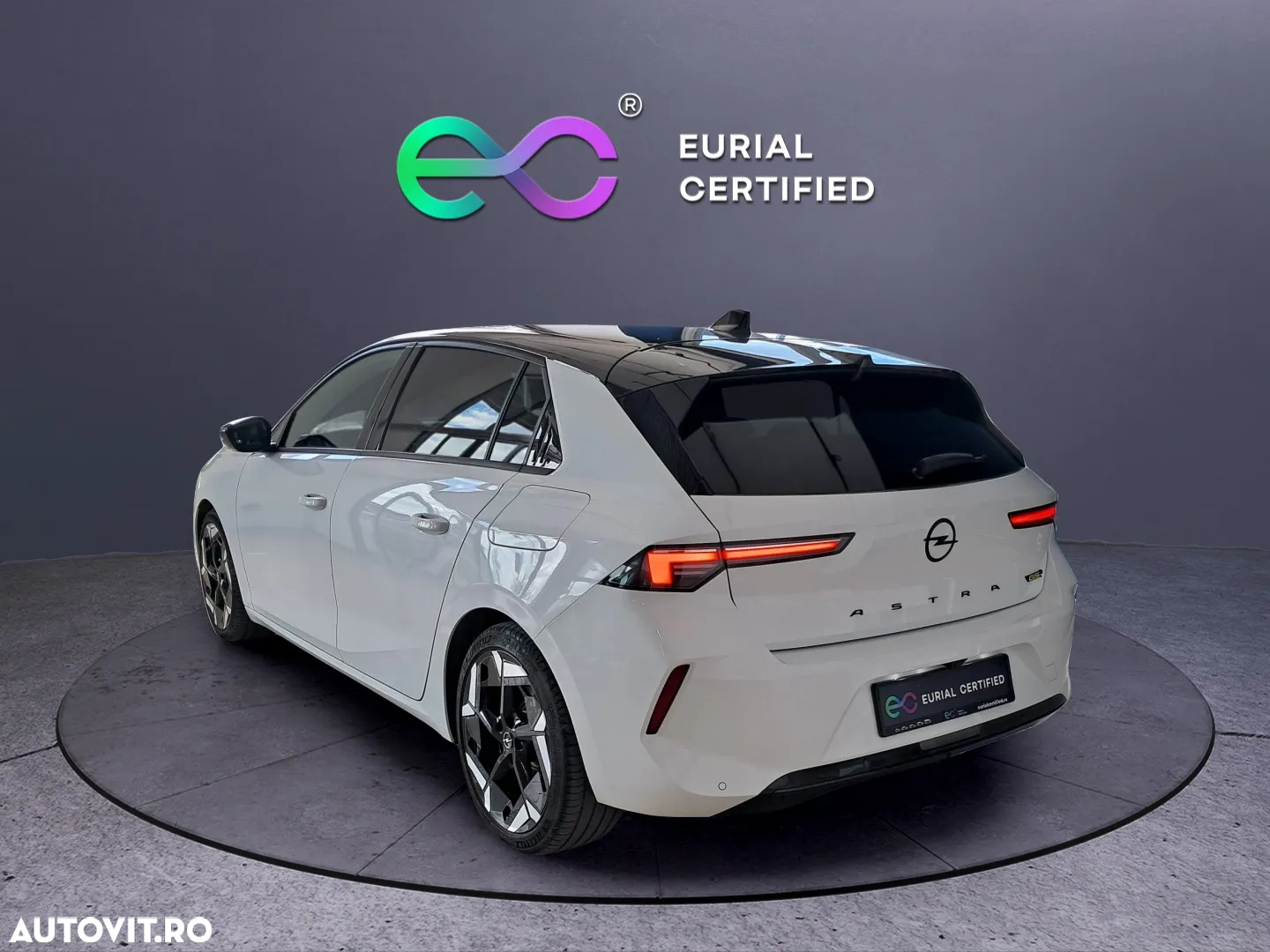 Opel Astra Sport Tourer 1.6L Turbo PHEV AT8 GSe - 4