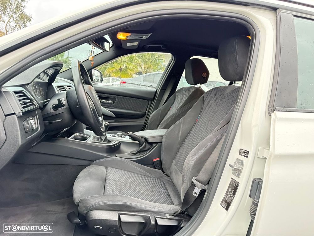 BMW 318 d Pack M - 31