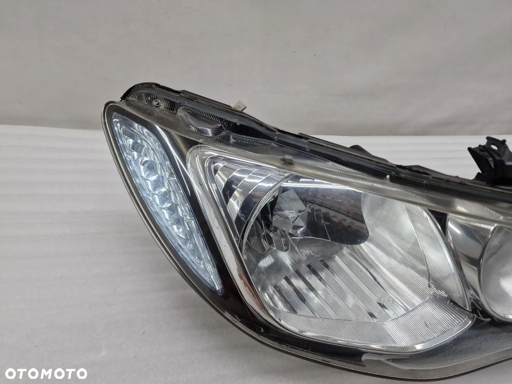 HONDA CIVIC VIII SEDAN CITY 05- PRAWA LAMPA PRZEDNIA PRZÓD , NR STANLEY P5492 , NR AUKCJI LL382 - 10