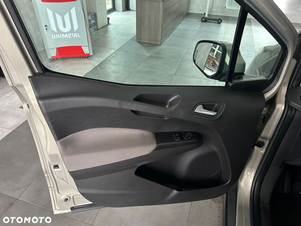 Ford Tourneo Courier 1.0 EcoBoost S&S Ambiente - 16