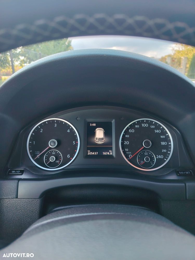 Volkswagen Tiguan 2.0 TDI DPF BlueMotion Technology Lounge Sport & Style - 8