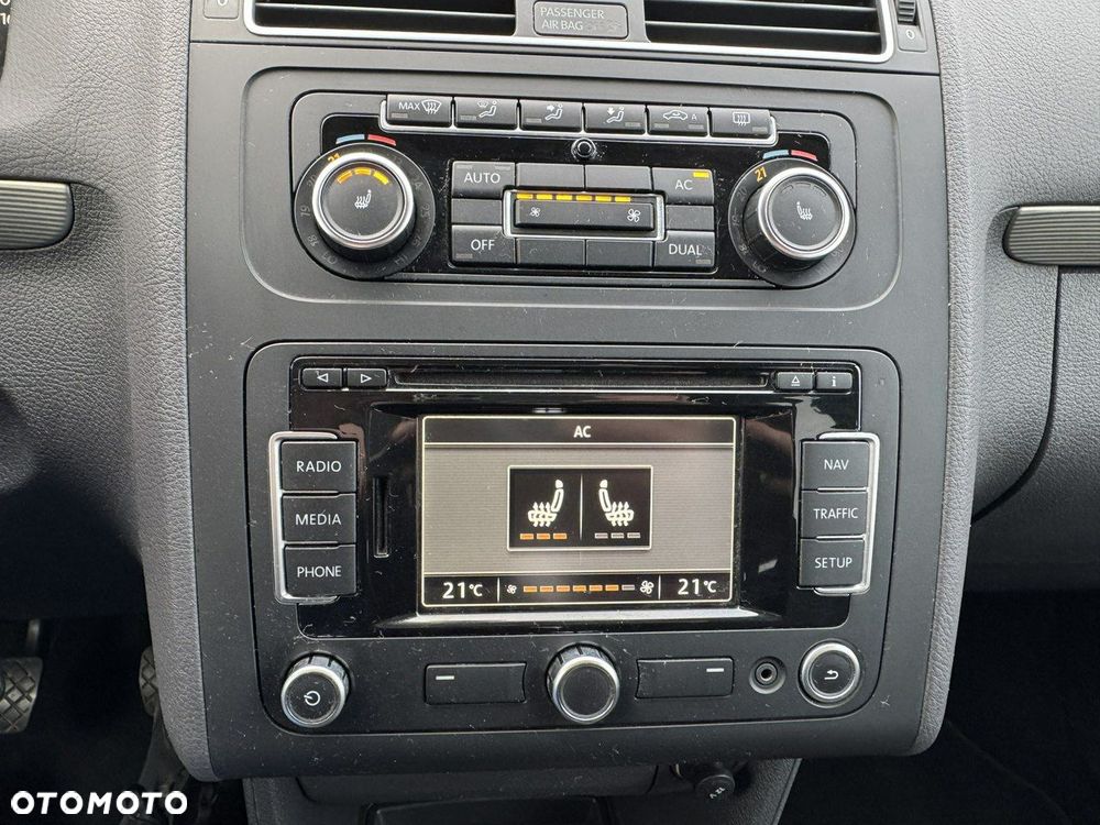 Volkswagen Touran - 27