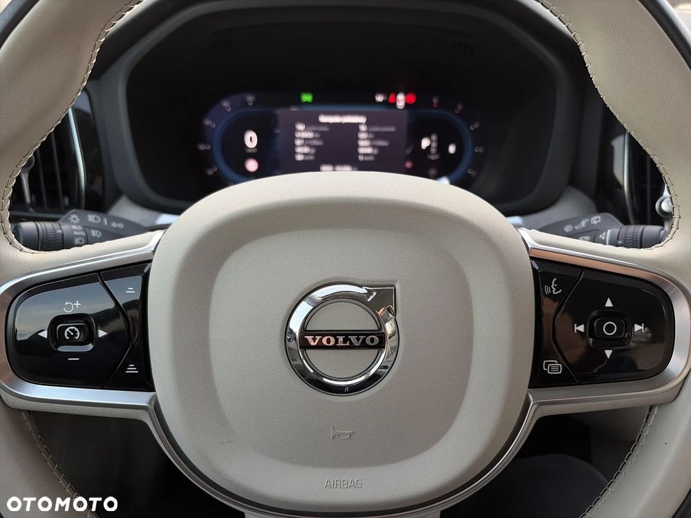 Volvo XC 60 B4 D Plus Bright - 28