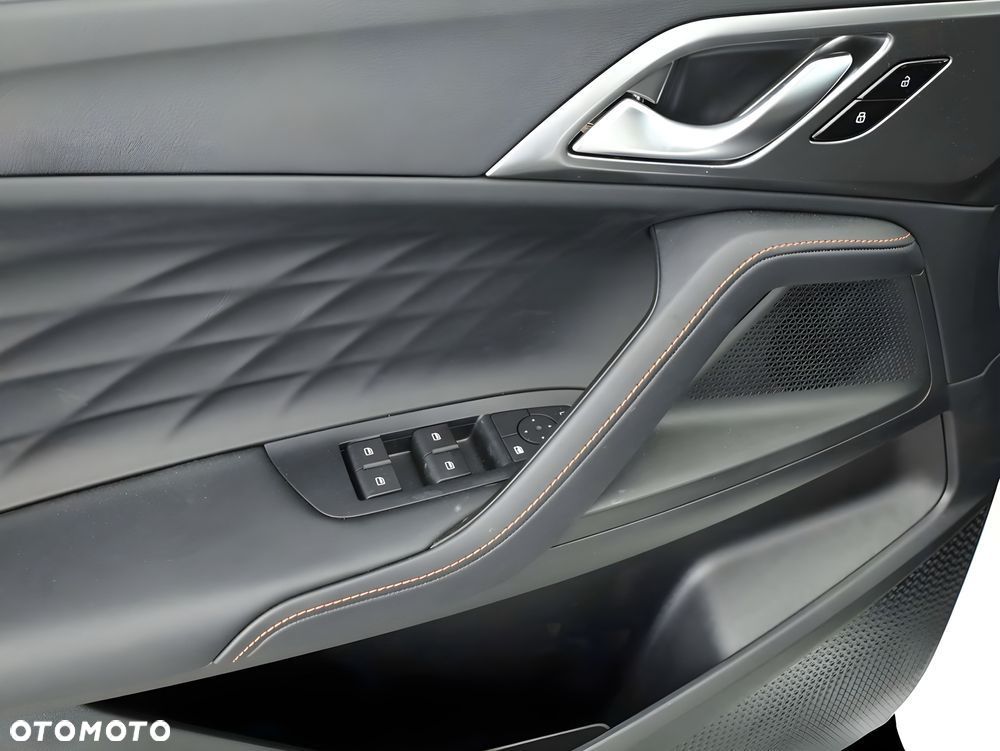 MG HS 1.5T PHEV Excite - 12