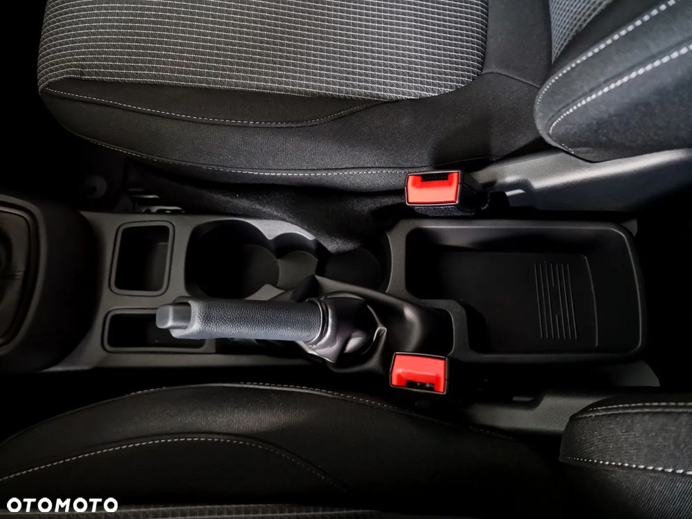 Ford Transit Courier - 15