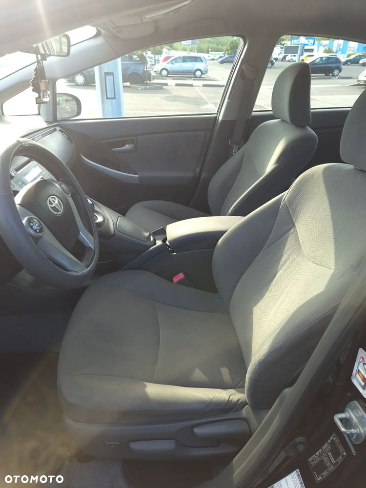 Toyota Prius - 16