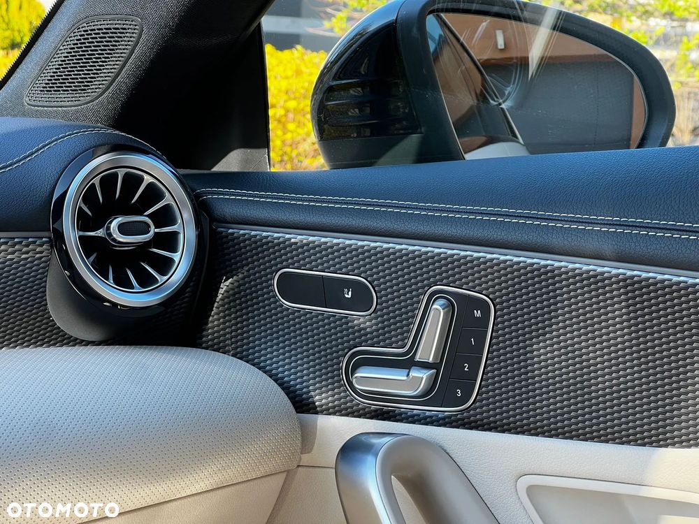 Mercedes-Benz CLA 180 AMG Line 7G-DCT - 11