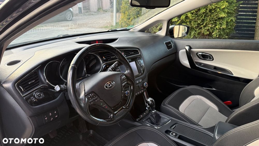 Kia Ceed 1.6 CRDi 136 ISG Platinum Edition - 22