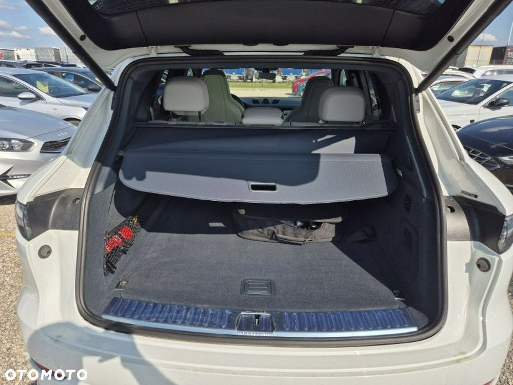 Porsche Cayenne - 21