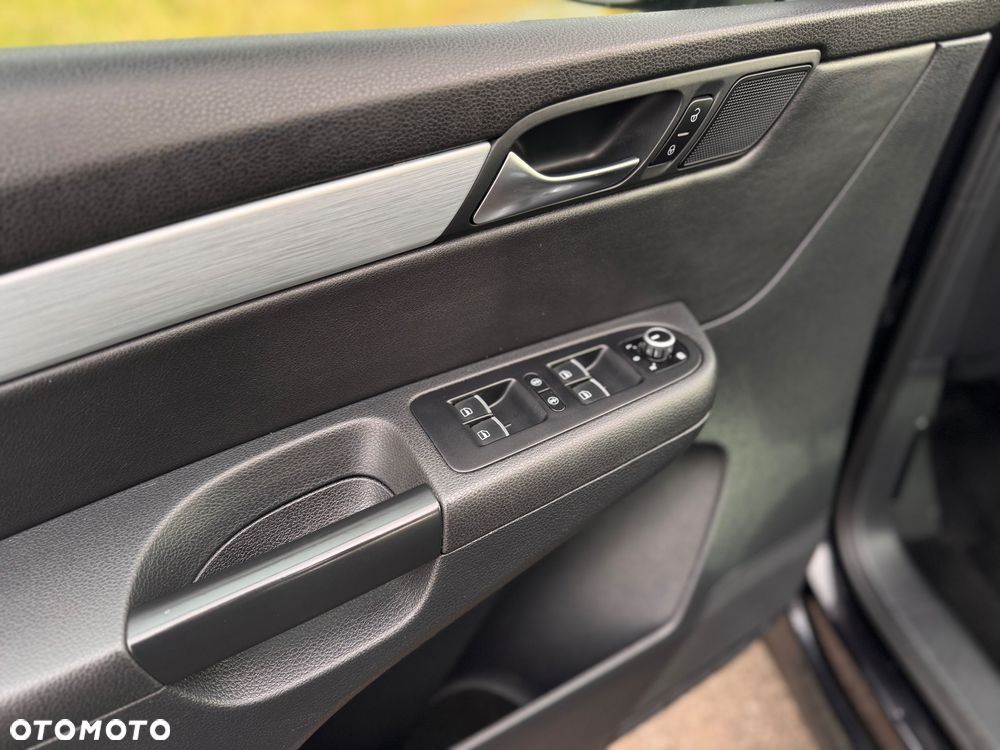 Volkswagen Sharan 2.0 TDI BlueMotion Technology Highline - 23