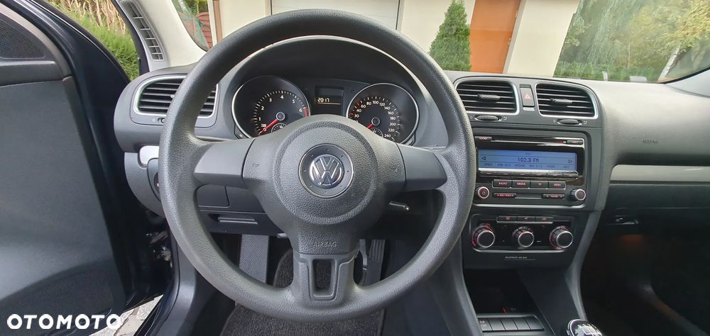 Volkswagen Golf - 27