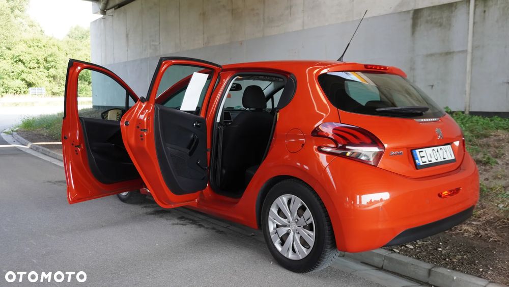 Peugeot 208 - 18