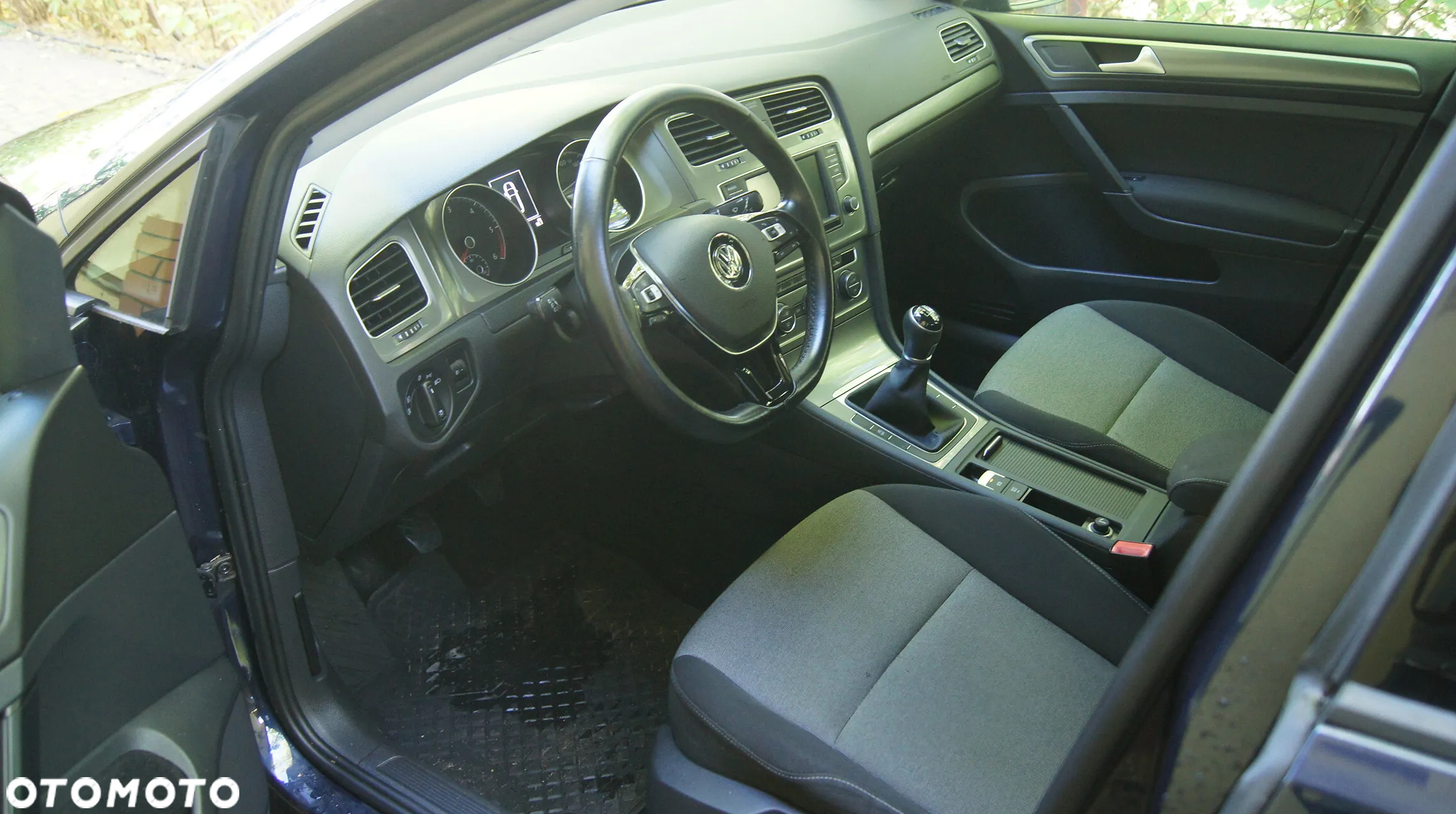 Volkswagen Golf 1.6 TDI BlueMotion Comfortline - 10