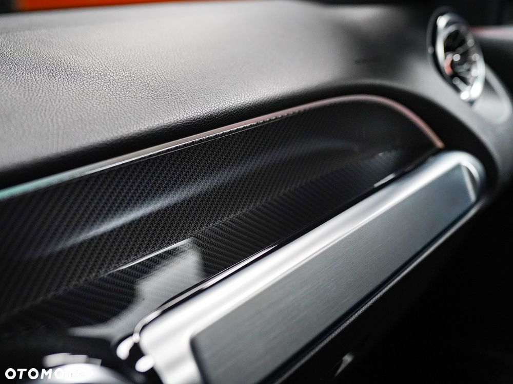 Mercedes-Benz GLB - 24