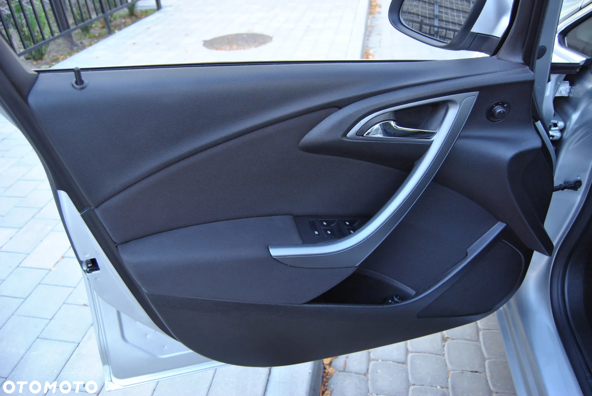 Opel Astra IV 1.4 T Cosmo - 27