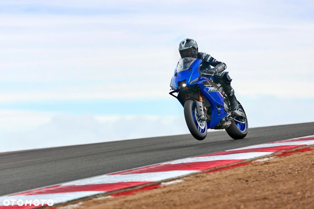 Yamaha R9 - 11