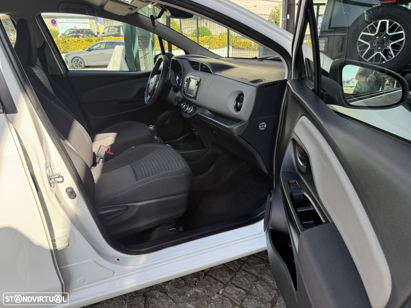 Toyota Yaris 1.0 VVT-i Comfort Plus - 28